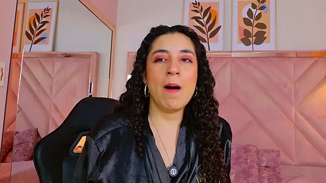 Watch DemiJones_ live on EroticFlix - High definition streams
