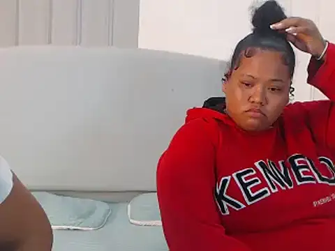 AlishaMonroe_ webcam