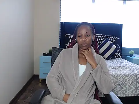 QUEENMANDYY webcam
