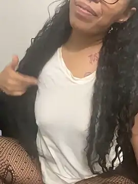 Desirae_Luciano