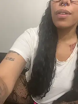 Desirae_Luciano webcam