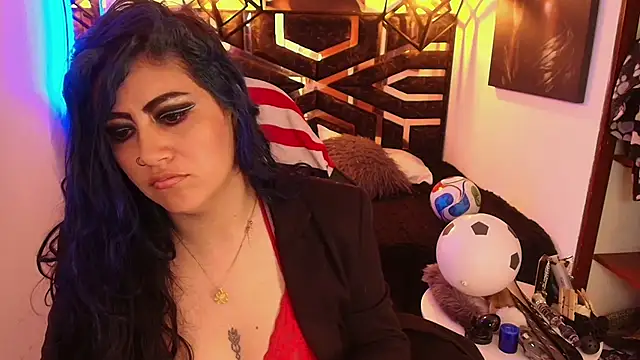 scarleth_blue