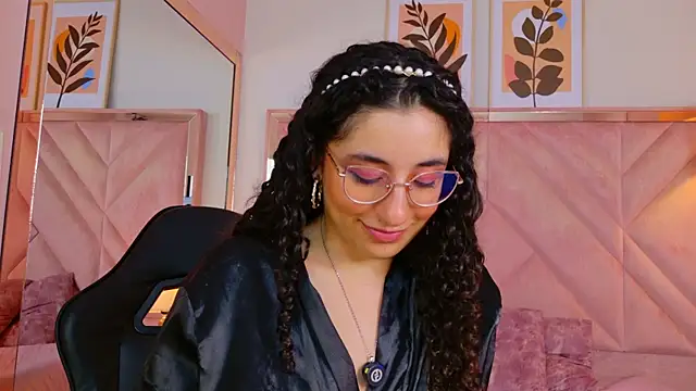 Watch DemiJones_ live on EroticFlix - High definition streams