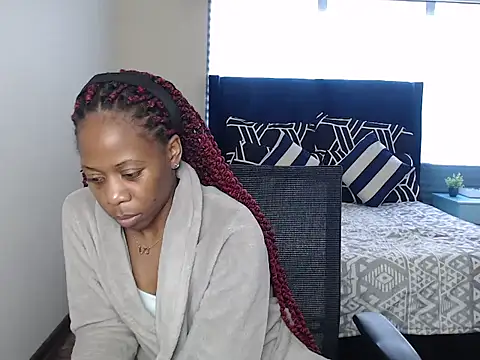 QUEENMANDYY webcam