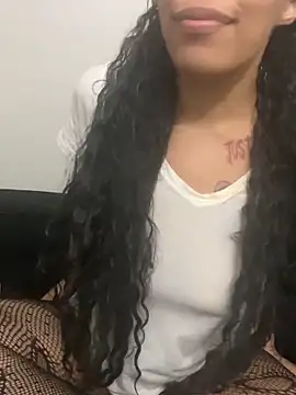 Desirae_Luciano webcam