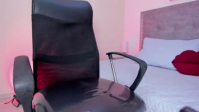 stick_and_julieth - Stick_and_julieth's free webcam - UK Sex Cams