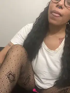 Desirae_Luciano webcam