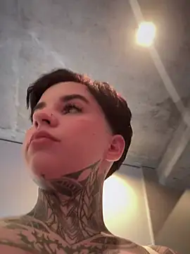 AliceShazaham_ webcam