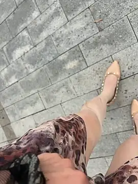 yinyin326 (F milf) - 户外大喷泉