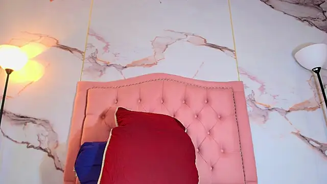 AlyaThompson webcam