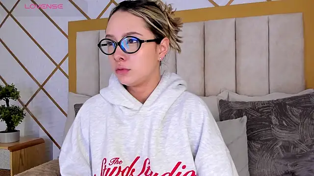 GretaVelvet webcam