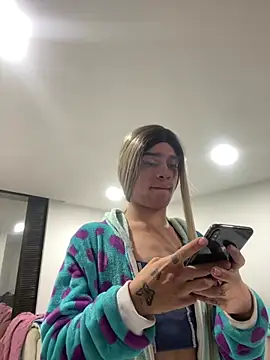 doll_emberr webcam