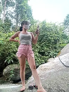 Linda-yiyi webcam