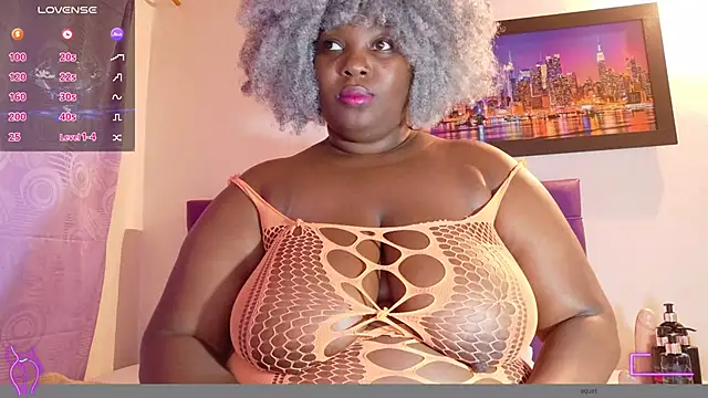 ebony_NeighborMoans webcam