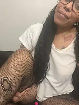 Desirae_Luciano webcam