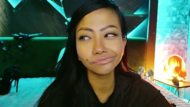ElyaQuinn webcam