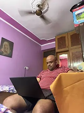 Dick_6inches_Delhi webcam