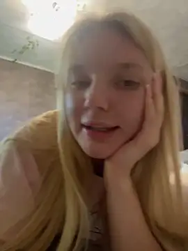 ammyhot (F young) - Finger in pussy 💦💦