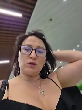 ZhenjaPoledance webcam