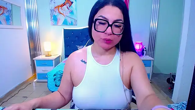 _curvy_latina webcam