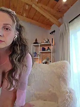 ellaxxstar webcam