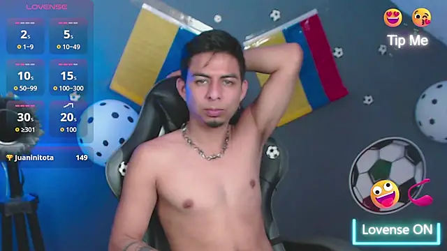 ALPHA_LATINO live sex cam
