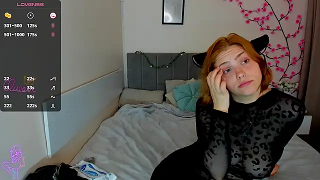 DellaRows webcam