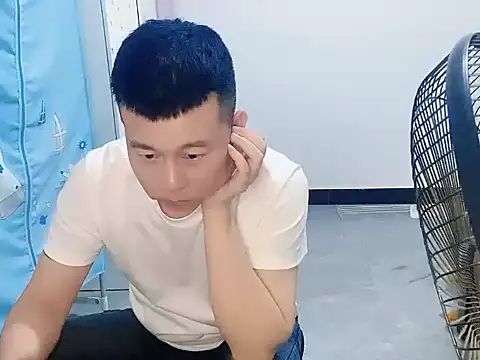 zzj_4718 (Ask my age) - 想赚钱，压力大，疯狂一把，祝大家端午节安康！！！