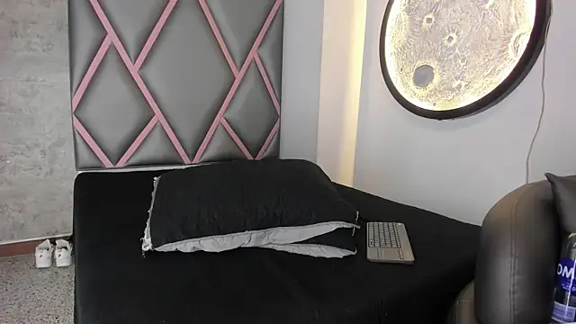 Kitty_lovee_23 webcam