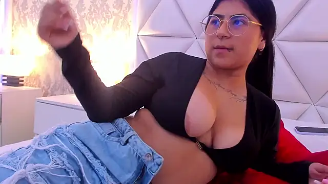 Watch ScarletJons live on EroticFlix - High definition streams