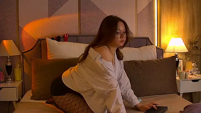 Watch ShyMariam live on EroticFlix - High definition streams