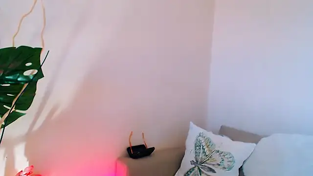 Watch OLIVIA_CANDY live on EroticFlix - High definition streams