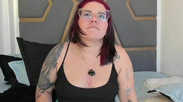 juana_valkiria live cam on StripChat