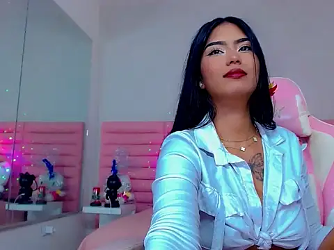Watch katiuska_lovely live on EroticFlix - High definition streams