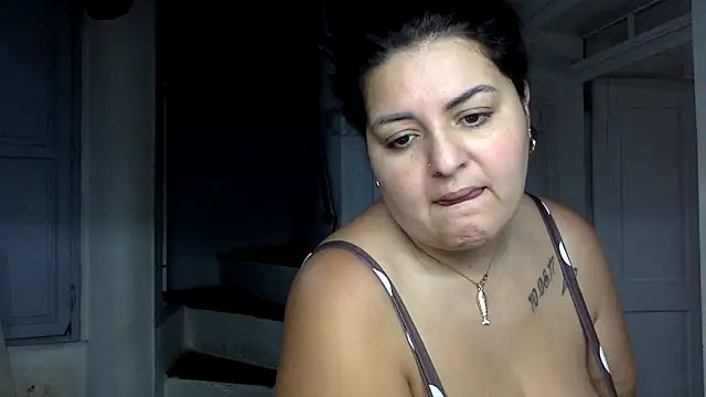 velvetshadow_48 (F young) - je vous montre mes seins