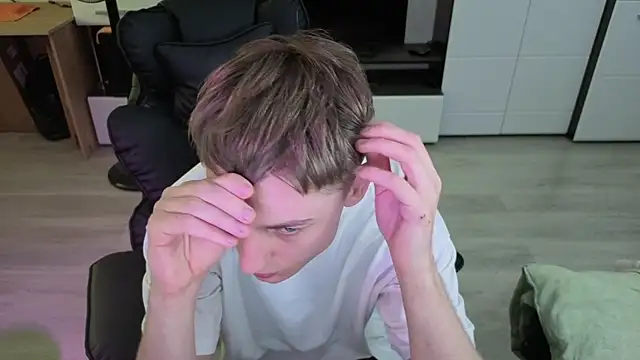 angryzan webcam