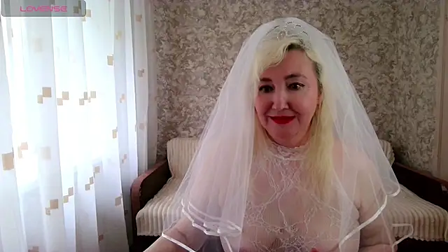 Watch LadyKriss live on EroticFlix - High definition streams