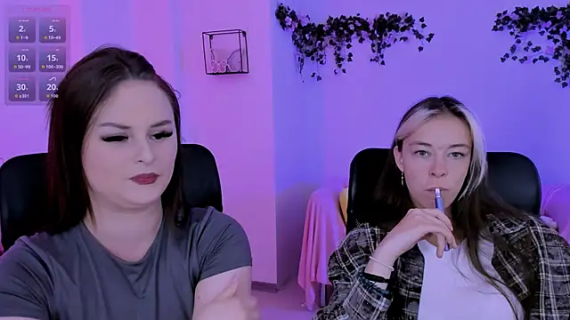 miss_courtney_ (G teen) - show panties