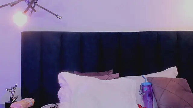 kirasweet7 (F young) - Plug anal 🥵🍑🔥🔥