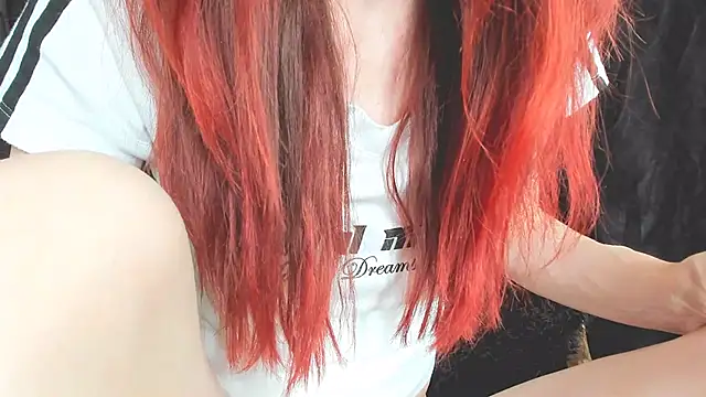 Watch Kedicigi_Miyavlat live on EroticFlix - High definition streams