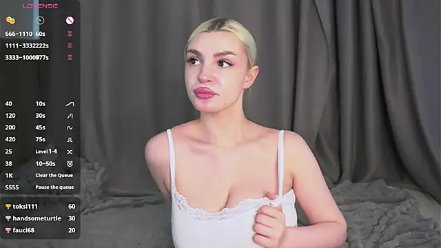 RessieKashani webcam
