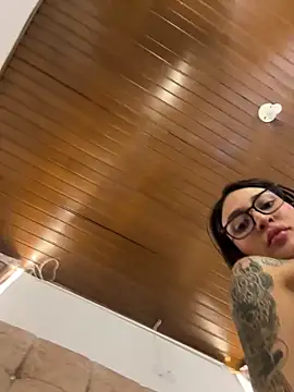 Watch Suis_evangeline live on EroticFlix - High definition streams