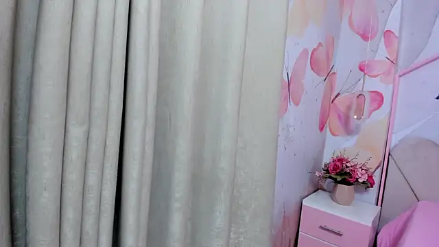 Millieskinny18 webcam