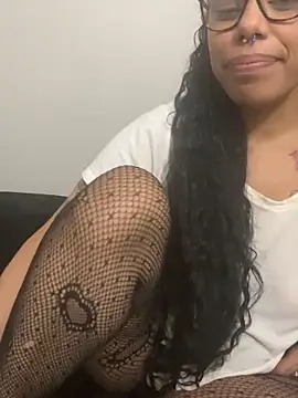 Desirae_Luciano webcam