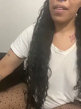 Desirae_Luciano webcam