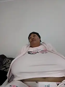 nancy111 (F milf) - Make me squit and cum on my toy