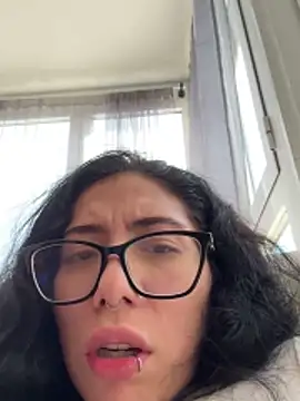 Alice_surprise webcam