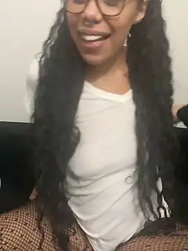 Desirae_Luciano webcam