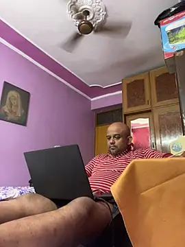 Dick_6inches_Delhi webcam