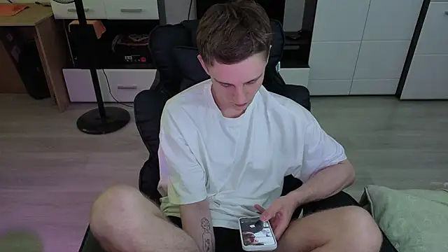 angryzan webcam